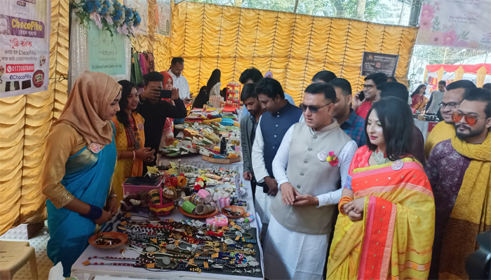 ময়মনসিংহে নারী উদ্যোক্তাদের বসন্ত মেলা