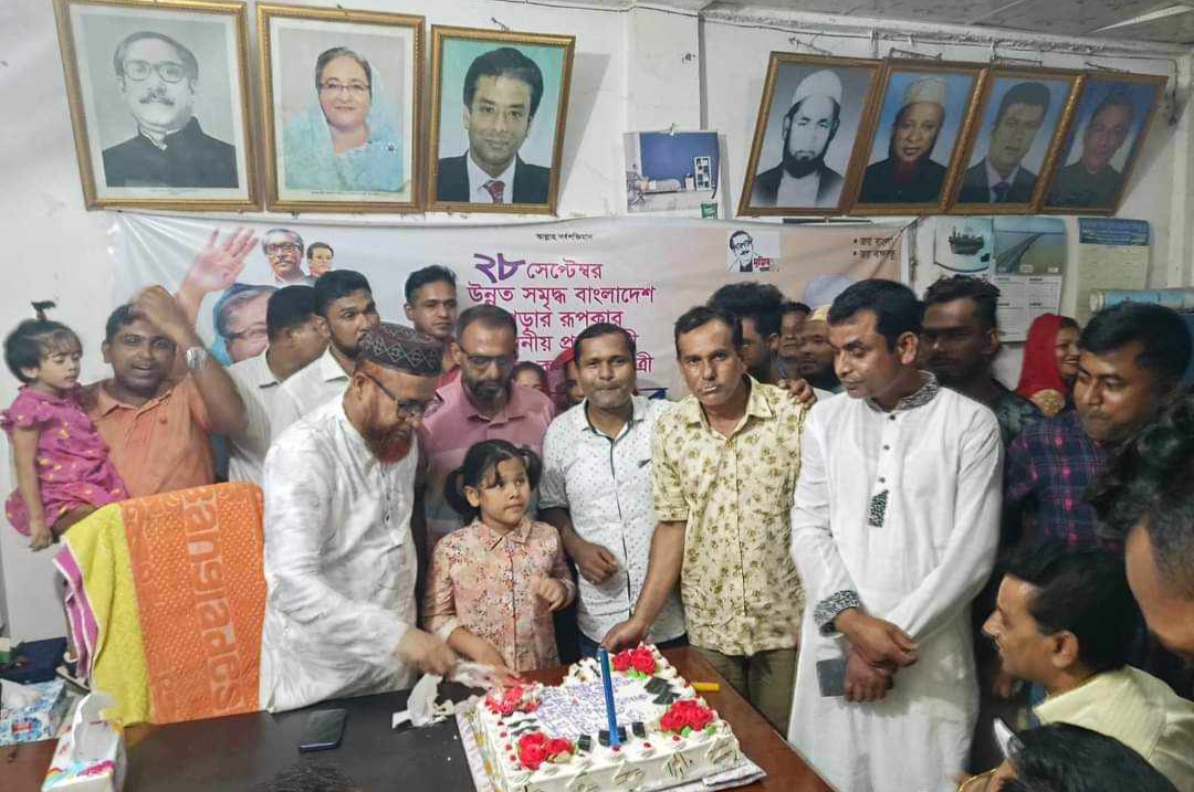 ভালুকায় শেখ হাসিনার ৭৭তম জন্মদিন উপলক্ষে কেক কাটা ও দোয়া অনুষ্ঠিত